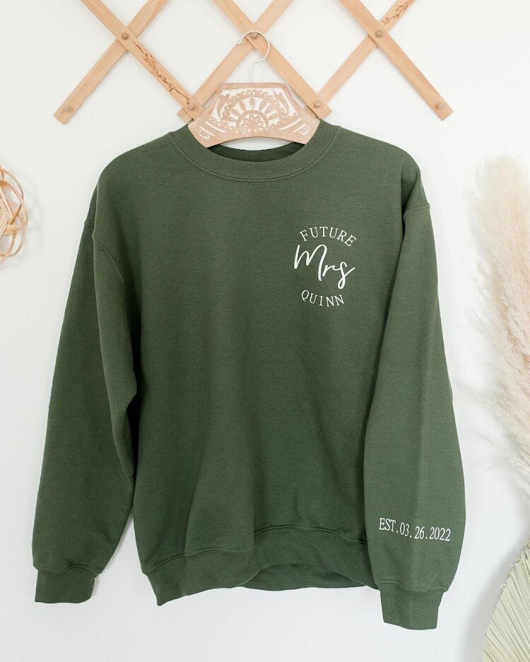 Mrs Crewneck with Date on Sleeve